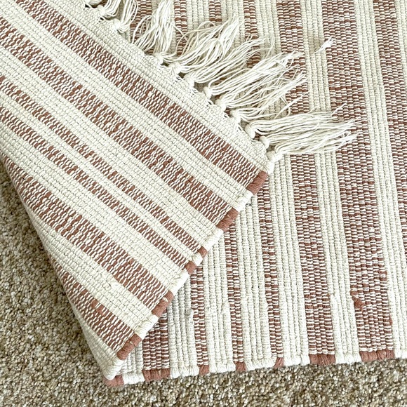 Hearth and Hand Bathroom Rug - Picture 4 of 4